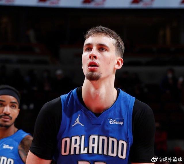 他以半拍犹 他以半拍犹