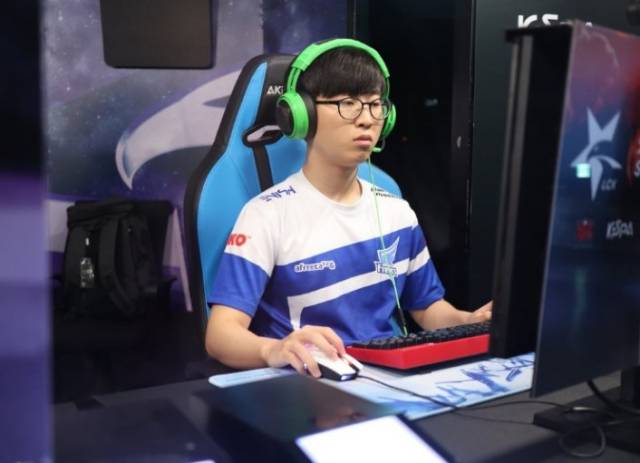 里昂在攻防 里昂在攻防