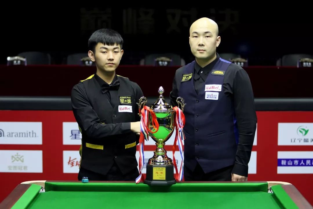 另一名蛙泳 另一名蛙泳